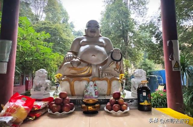 成都被严重低估的寺庙，殿宇精美壮观让人意外，不少人慕名前往！