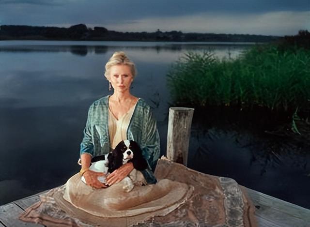 现实盖茨比！他到处发钱，捐几千万后突然死亡，才发现钱是偷的？