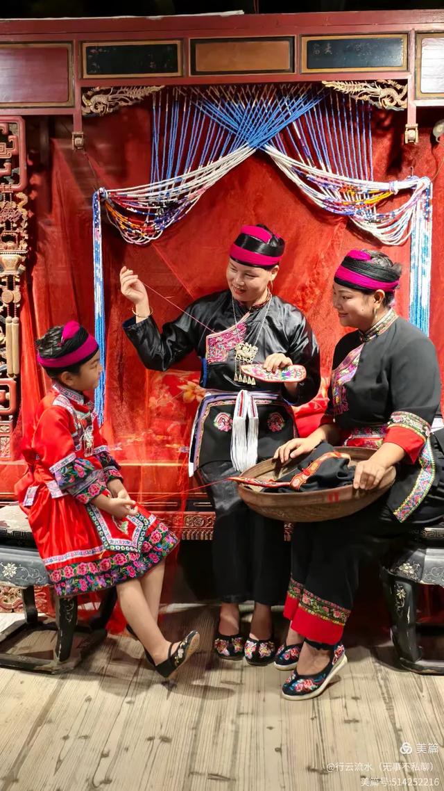 彩色旅图|光影里的霞浦:馒头山、下尾岛,半月里的畲族小姑娘