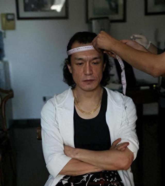 时隔多年李咏死因揭开，妻子哈文道破真相，怪不得选择葬身美国