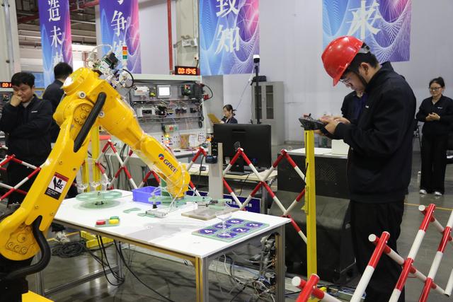 第八届河南省职工职业技能大赛工业机器人系统运维员决赛举行