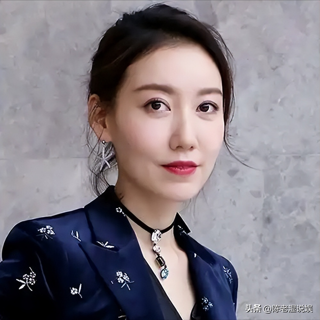 陪玩陪睡仅冰山一角！集体开嫖、舔手指、互撕，"圈中内幕"太荒唐