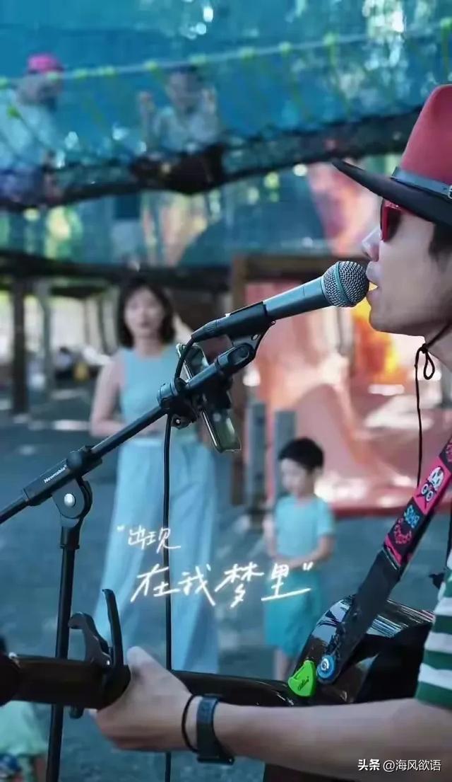 李七月周末带娃逛北京宝地,娃玩到不想走,喝奶茶的样子暖到心化