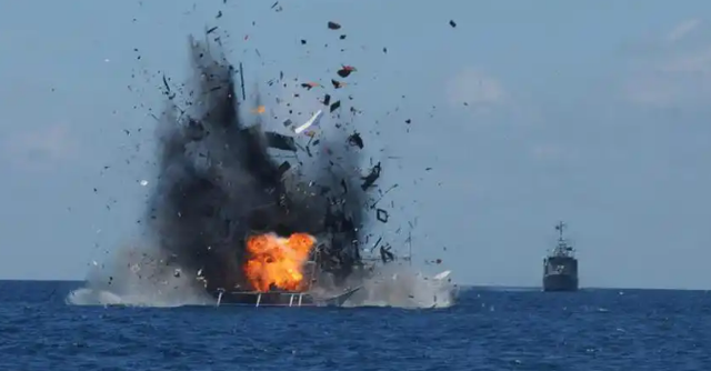 委内瑞拉致电中方后，油轮得到大批军舰护航，特朗普还是算漏一环