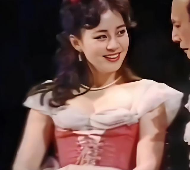 身价过百亿	，坐拥北京一条街，出门私人飞机，京圈富婆都有谁？