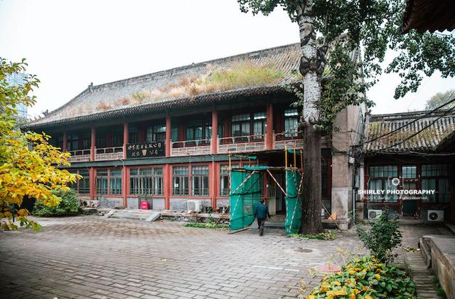 北京国宝级王府，曾经每年开放一天，如今腾退后破败不堪一片狼藉