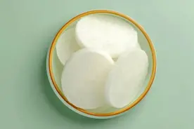 止咳化痰良药，白萝卜水再添一物，就成了清肺好方子图片