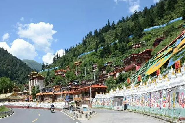 川甘青交界处有一座山，是长江、黄河的分水岭，知道的人却不多！