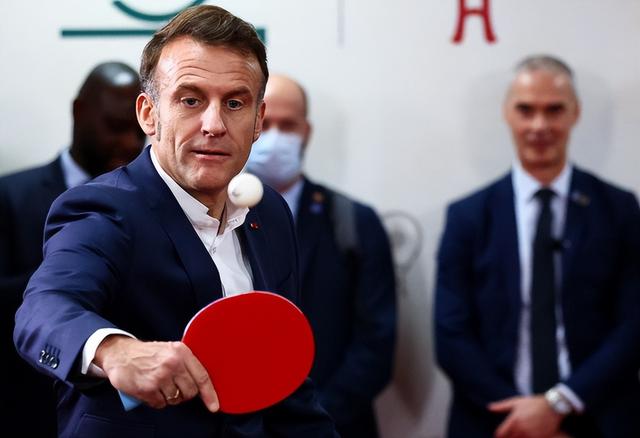 特朗普通告全球，将对法国加税200%！24小时不到	，马克龙突然喊话中国