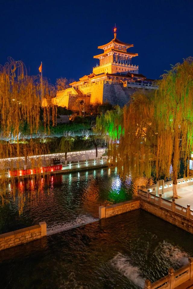 八十年回响，踏着英雄的足迹，寻一场心灵的洗礼