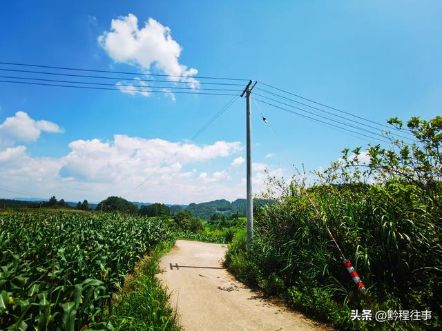 老人岩与磨刀岩：走过万仞崖壁之间不足一尺宽的险峻小道