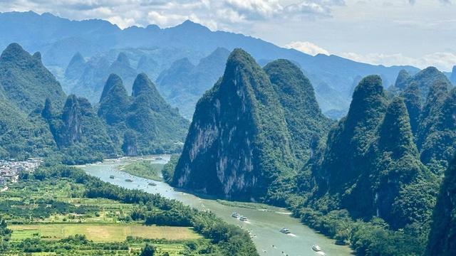 一脚油门跨山海，从南山牧场的清风，到桂林山水的温柔