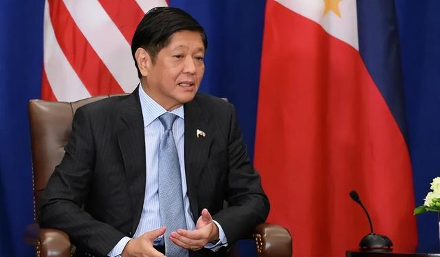 菲律宾国内爆发游行，送别中国大使时，马科斯突然急踩刹车，就南海问题罕见表态了