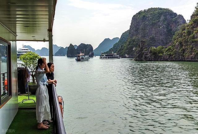 越南下龙湾，风景秀丽