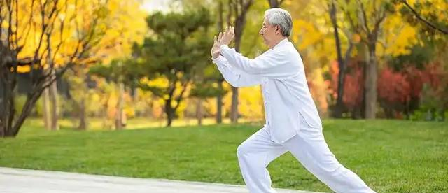 八段锦并非人人适合	，这些情况务必避开
