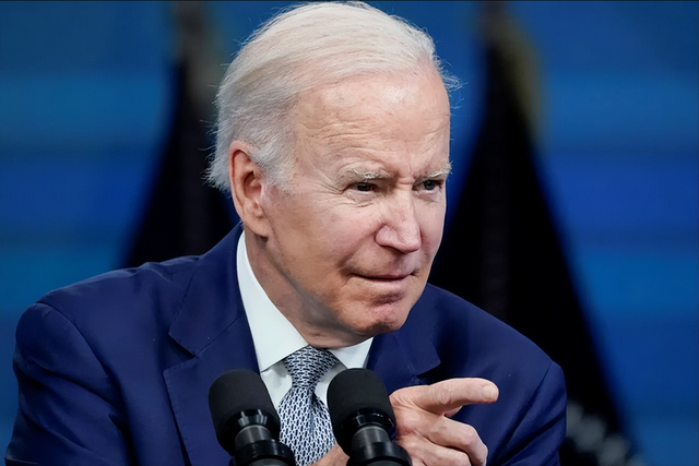 不许特朗普退出中美争锋，83岁拜登带病出山，一开口就冲着中国来