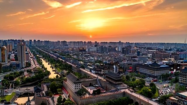 西安，一个大西北城市，为何夏天比很多南方城市还要热？