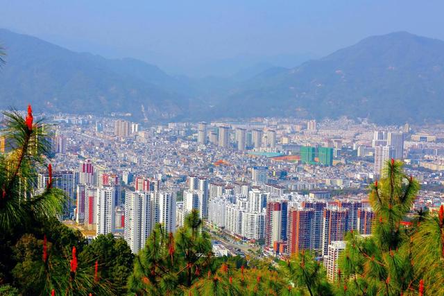 避寒云南目的地太多，究竟如何选择？