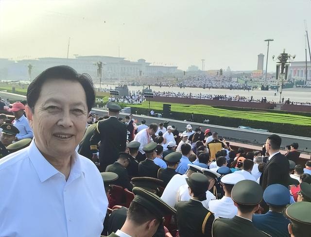 没想到九三阅兵才过去4天，令人担心的事情就在唐国强身上发生了