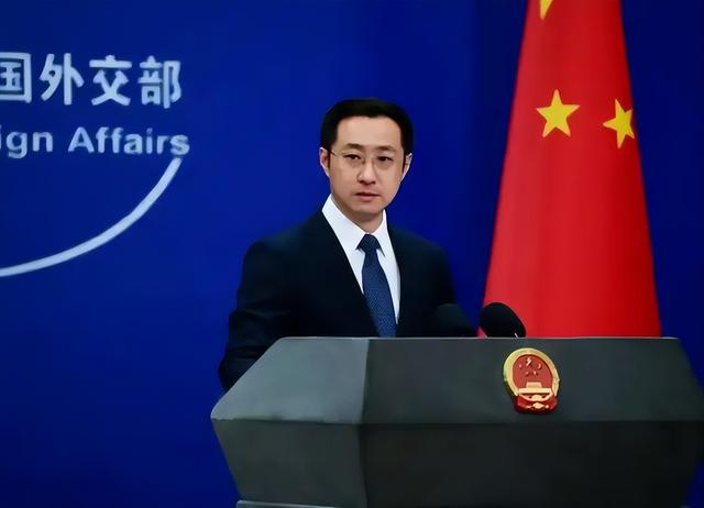 别的都先放下不谈了，美方现在对中国只有一个要求，我国：拒绝