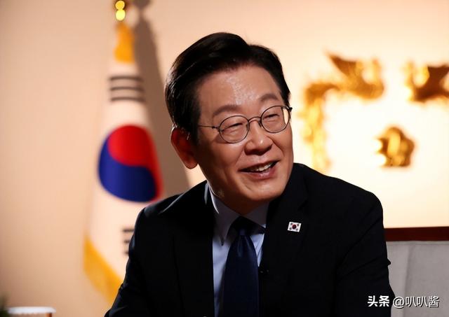 琉球不属于日本！中俄军队包围琉球，韩国紧急避险，高市怕啥来啥