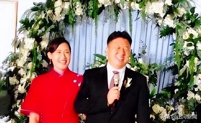 连娶3位徒弟，将奥运冠军变主妇	，毁掉队员前途的他能有多离谱