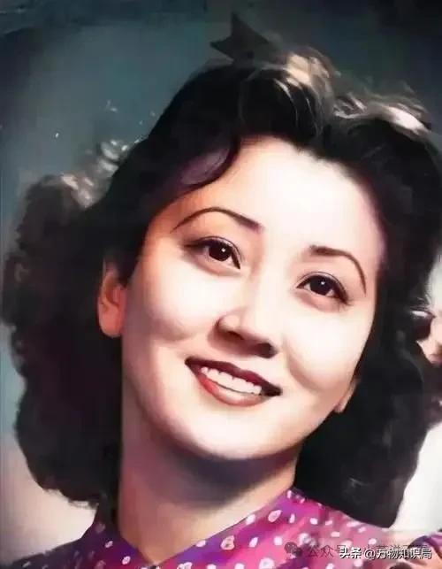1960年，钱学森夫妇与郭永怀一家颐和园留影，两位夫人都才貌俱全