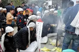 老人下葬后，遗像是烧掉还是保存？如何处理才合适？切记不能乱放图片