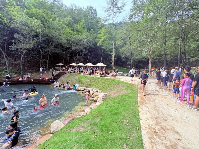 杭州人上海人苏州人嘉兴人金华人……周末6000人赶到临安这个山谷里