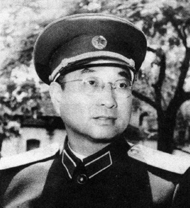 解放初期，陈赓说要把妹妹嫁给陈锡联，陈锡联大笑：你妹妹不适合