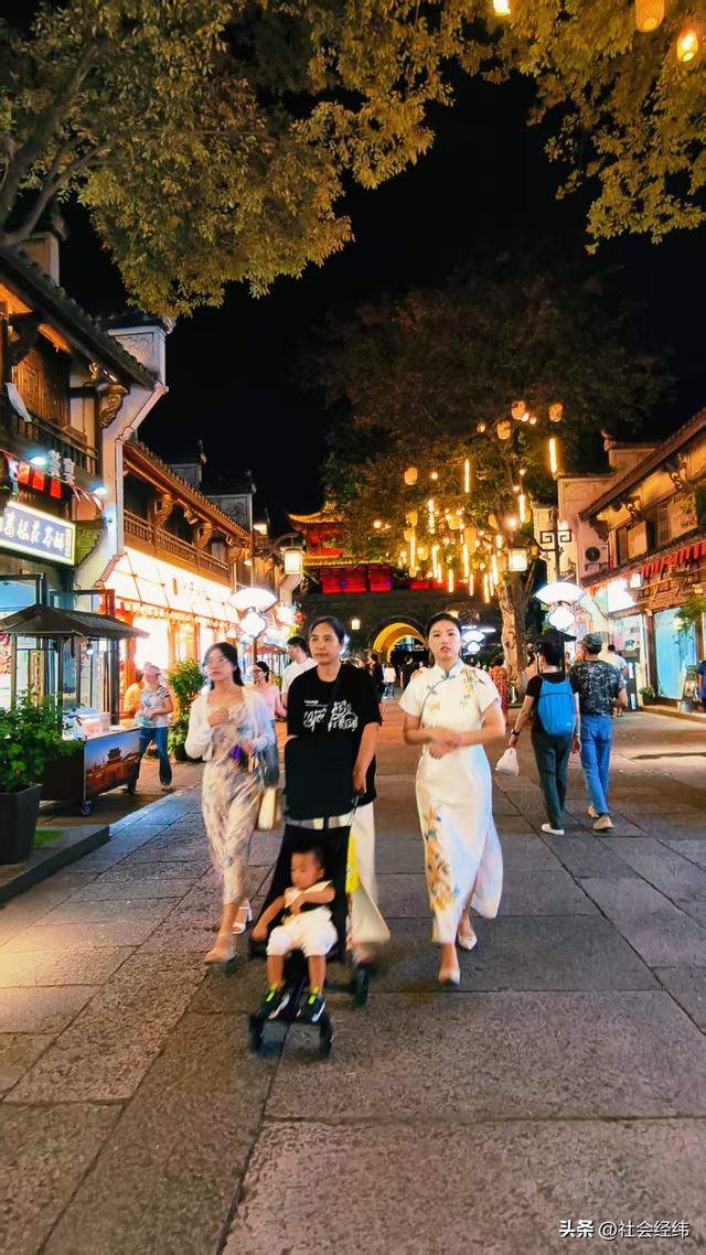 【每日一景】探秘古衢州：访南孔圣地赏水亭门，品鲜辣寻文脉