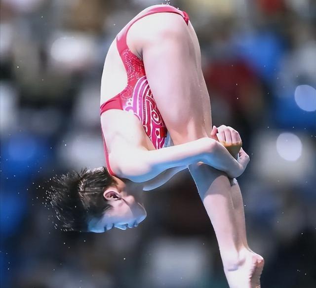 全红婵回乡过节，父亲巨资布置夜景，国家队的去留再添悬念