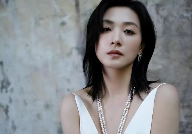 她因美貌受骚扰，拒绝导演7次后被雪藏多年，43岁又凭实力翻红