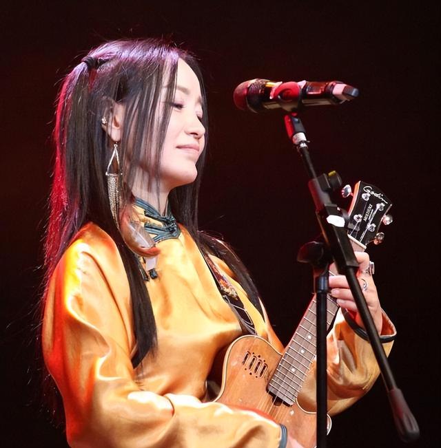 她5次上春晚，被恩师夺初夜，自杀未遂不幸流产，56岁却无人敢娶