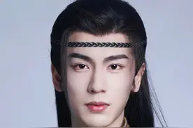 张凌赫——曾经那个200多斤的胖子终于是火了图片