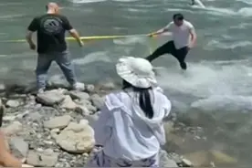 令人痛心！河滩突然涨水致4死，高校保卫科长、中学校长救人遇难图片