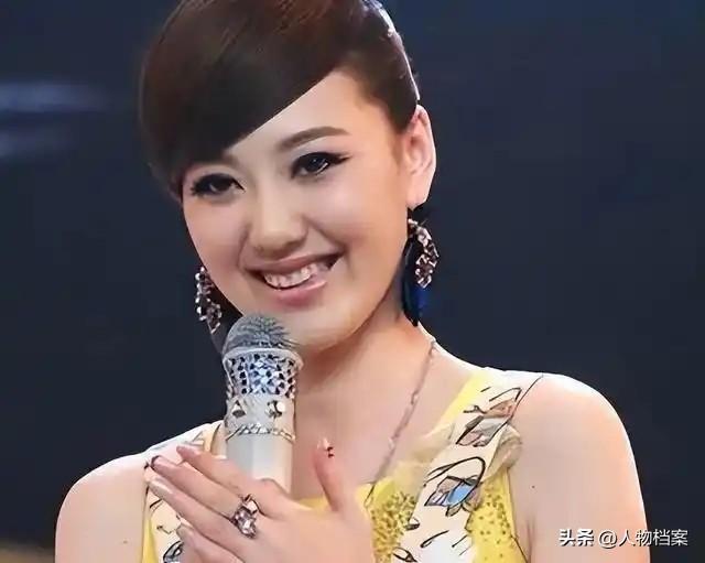 讨好大佬陪睡上位？遭央视“开除”？曾是央视女主持谣言有多离谱