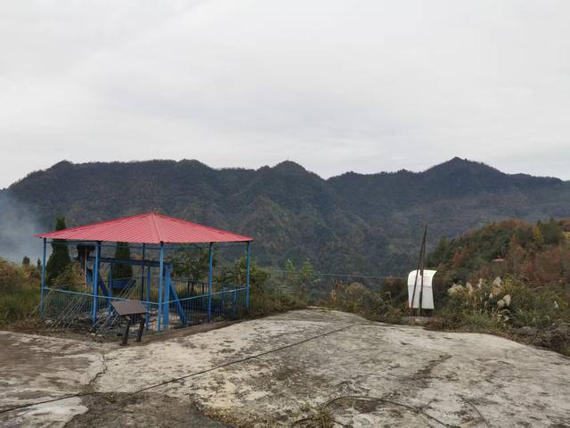 遵义绥阳：深山秘景“崖上秋歌”