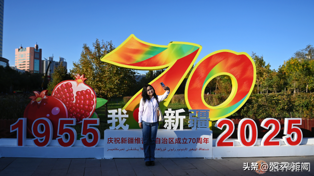 乌鲁木齐市水磨沟区——氛围感拉满！水磨沟区大街小巷绽放最美“中国红”