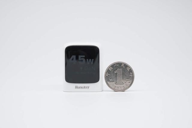 航嘉发布灵动F45 Neo充电器，为iPhone17量身定制的45W安全快充
