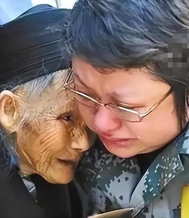 贪污上亿、假慈善？被实名举报的韩红，终于明白她终身不嫁的原因