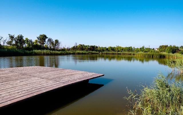 贵州首个国家级湿地公园，被誉为“天然氧吧”，风景美如画