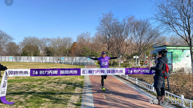 43岁跑友钟长运去世，距全马终点200米突发疾病，儿子正读高三