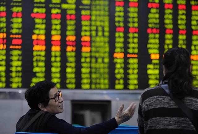 指数稳如“定海神针”，你的持仓在“偷偷掉血”？这几点早该看清