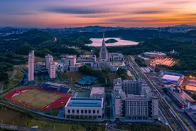 【深圳特区报】今年深圳本科以上高校录取新生近4万人，国际新生2393名创新高 深圳高校受海内外学子追捧图片