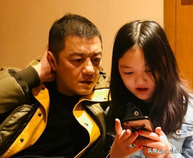 王菲也没想到，自己辛辛苦苦养大的李嫣，竟给李亚鹏做了“嫁衣”