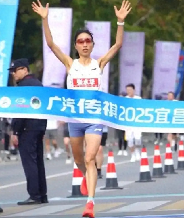 赢了面子丢了里子！小心机暴露的“最快女护士”，终为荒唐买了单