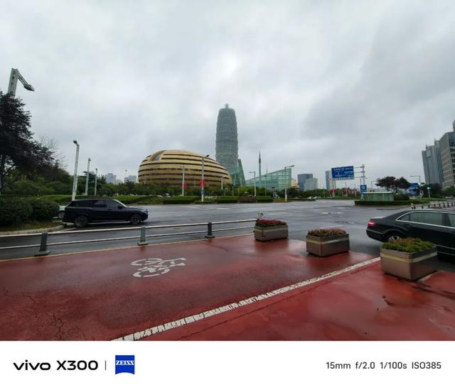 vivo X300系列评测：同级巅峰影像 出片易如反掌