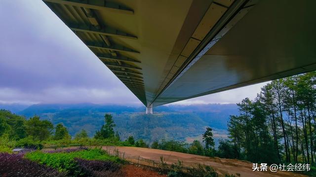 云端悬索跨峡谷！腾冲龙江特大桥，亚洲海拔第一的天路奇观