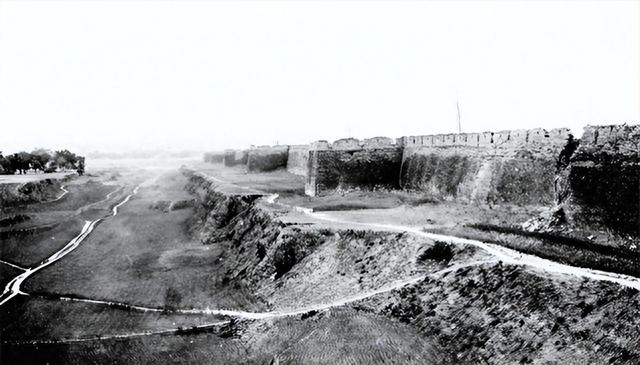 1952年毛主席视察河南，回京后立即拍板：把河南省会迁往郑州吧